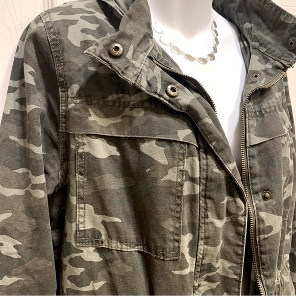Universal Thread Camo Jacket - Picture 6 of 7